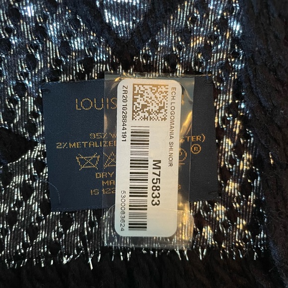 Louis Vuitton logo scarf - Picture 4 of 5